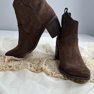 Fellini Booties, Brown Bronze Suede, Country Girl, NWT, Zesty Sparkles, 7 US